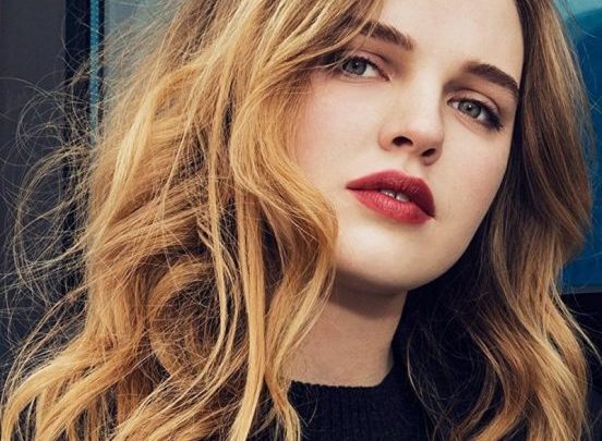 Odessa Young Biography: Height, Age, Teeth, Net Worth, Parents, Movies & TV Shows, Boyfriend, Agent