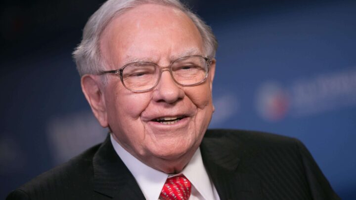 Warren Buffett Biography: Net Worth, Wife, Age, Quotes, House, Education, Children, Cars, Books, Company, Stocks, Wikipedia, Bitcoin, Berkshire Hathaway