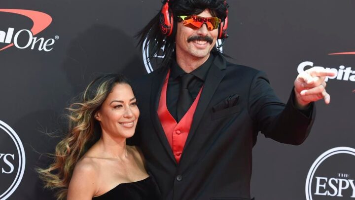 Dr DisRespect Biography: Girlfriend, Height, Wife, Net Worth, Age, YouTube, Real Name, Face, Military, Game, Twitter, Reddit, Boxing, Wikipedia