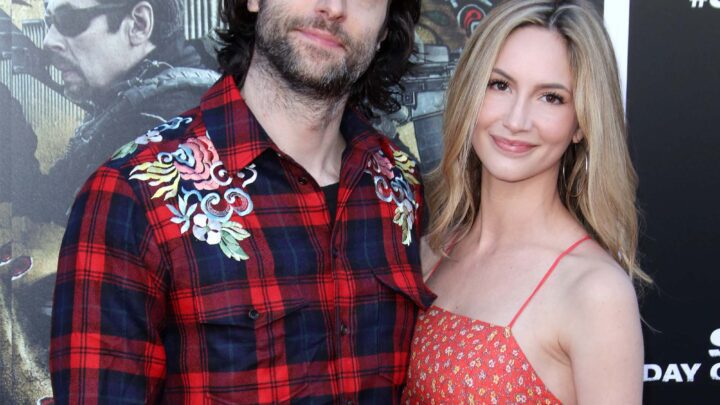 Chris D’Elia Biography: Wife, Kid, Age, Net Worth, Parents, Documentary, Tour, Height, Neck Tattoo